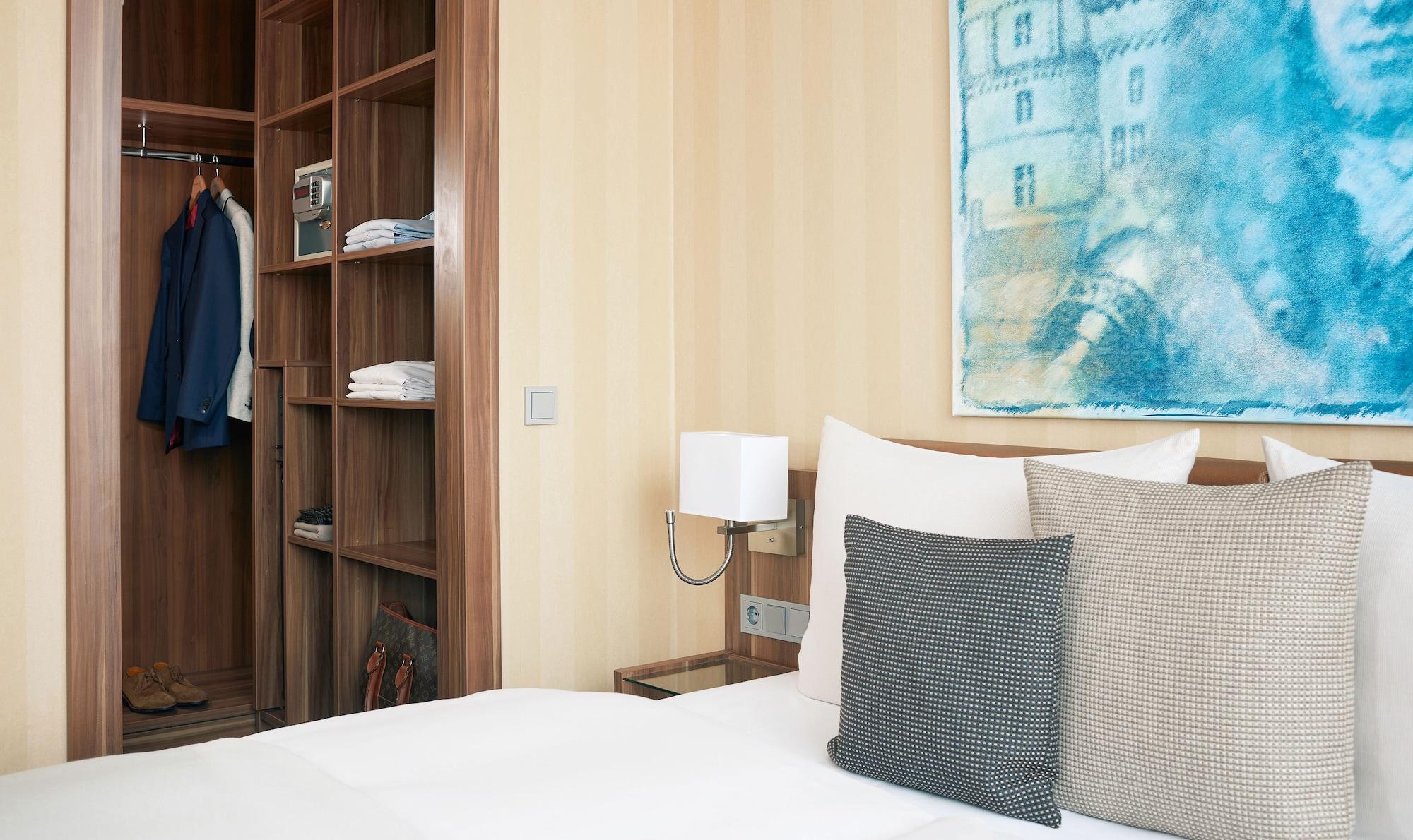 ลีฟวิง โฮเต็ล ดึสเซลดอร์ฟ Hotel ดุสเซลดอร์ฟ ภายนอก รูปภาพ