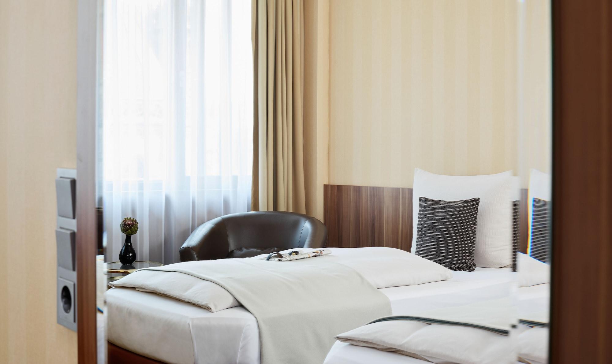 ลีฟวิง โฮเต็ล ดึสเซลดอร์ฟ Hotel ดุสเซลดอร์ฟ ภายนอก รูปภาพ