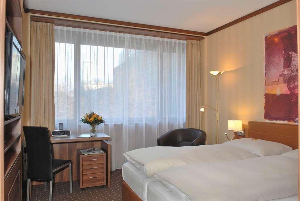 ลีฟวิง โฮเต็ล ดึสเซลดอร์ฟ Hotel ดุสเซลดอร์ฟ ห้อง รูปภาพ