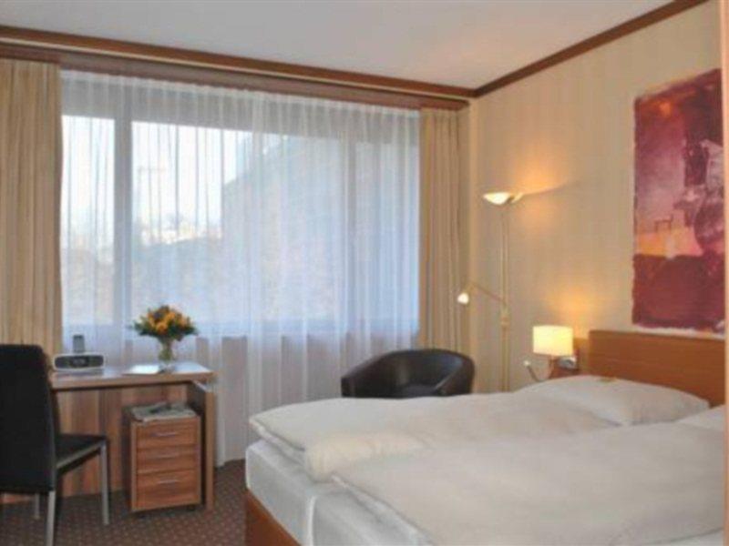 ลีฟวิง โฮเต็ล ดึสเซลดอร์ฟ Hotel ดุสเซลดอร์ฟ ภายนอก รูปภาพ